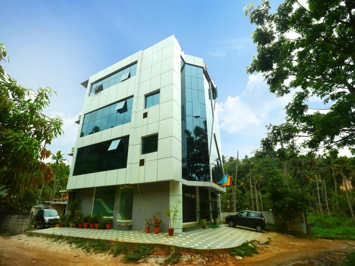 Oyo 9557 Near Kims Hospital Hotel Thiruvananthapuram Exterior photo